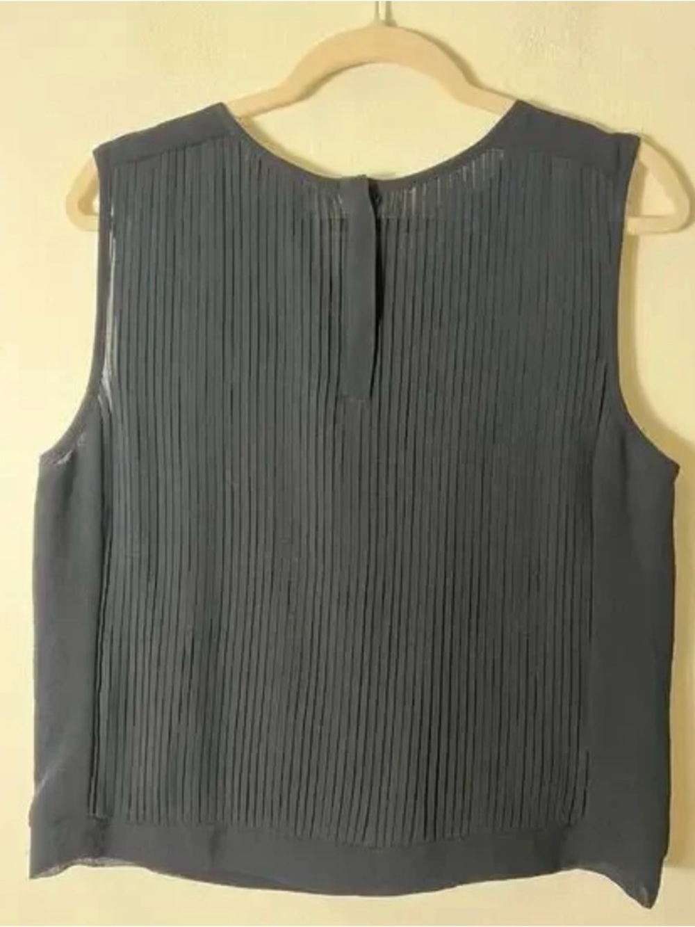 Calvin Klein Charcoal Pleated Sleeveless Shell Top - Picture 3 of 3